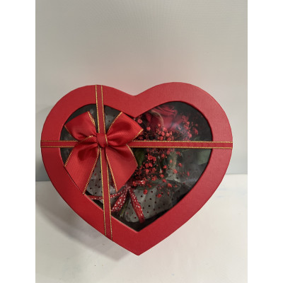 Rosa preservada serie ETERNAL en caja de corazón