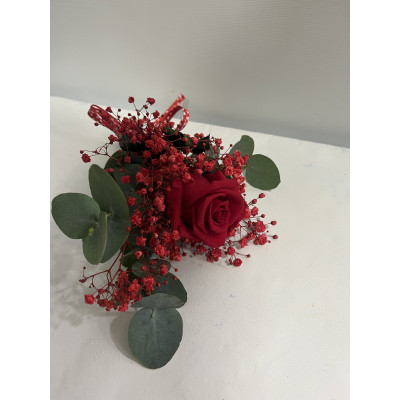 Rosa preservada serie ETERNAL en caja de corazón